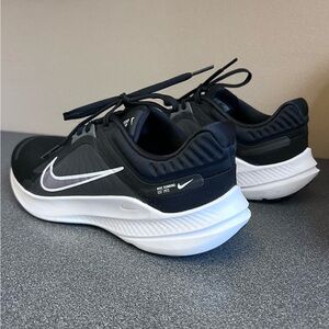 Nike Quest 5 Black White Running Shoes Women’s Size 8.5 Athletic Sneakers